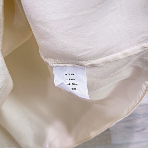 Talbots Silk Pleated Round Neck Blouse Cream Cap Sleeve Stretch Career Womens 6 - Picture 6 of 6